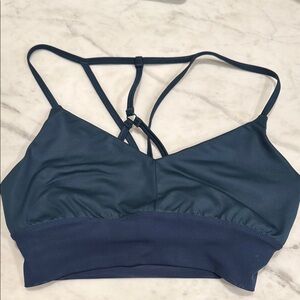 Alo Yoga sports bra airlift